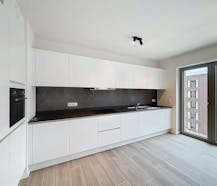 For rent: 2-bedroom apartment with parking Tour & Taxis