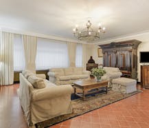 Riante villa met praktijkruimte