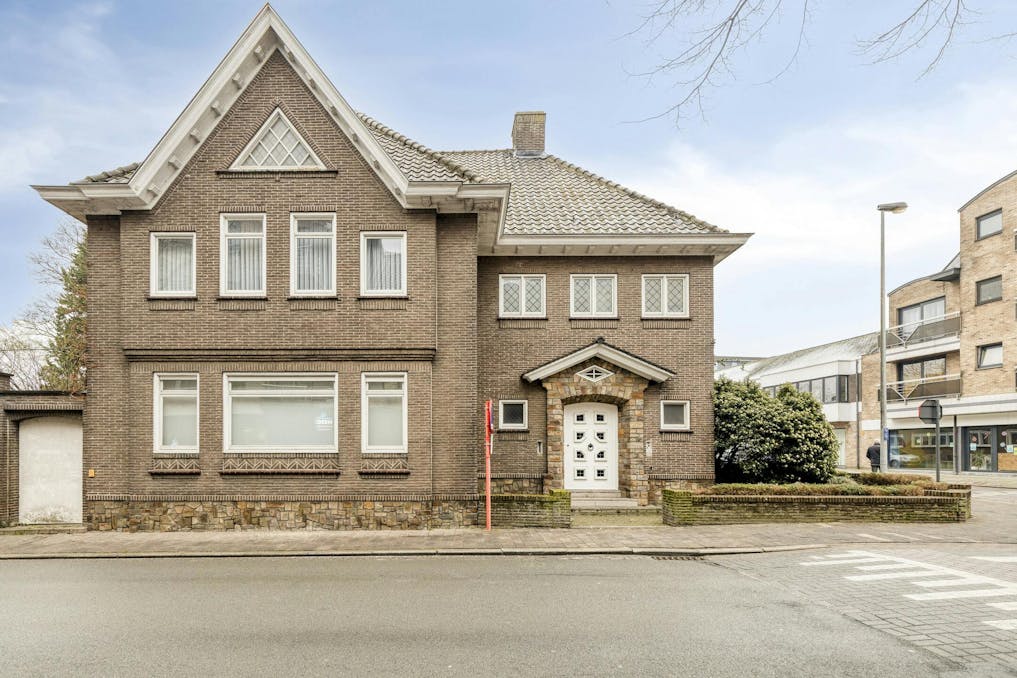 Riante villa met praktijkruimte