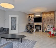 Instapklare gezinswoning met modern magazijn te koop in Kortrijk