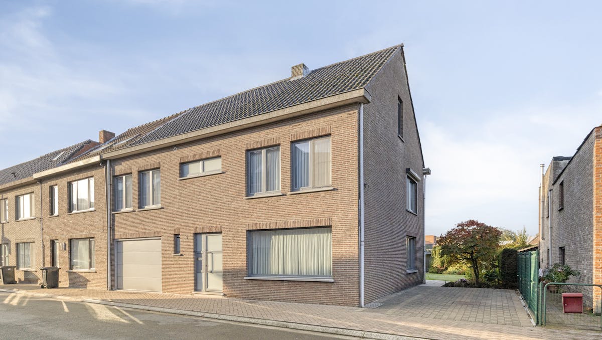 Ruime verzorgde gezinswoning in centrum Beveren