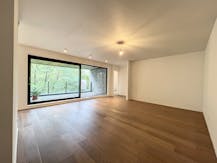 Appartement met twee slaapkamers en terras te huur.