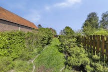 Op te frissen woning met 4 slaapkamers in Sint-Denijs