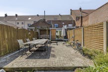 Op te frissen woning met 4 slaapkamers in Sint-Denijs