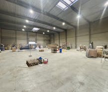 Magazijn (1260 m²) te huur in Tongeren