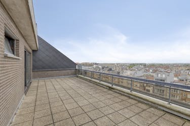 Penthouse te koop in Blankenberge met zeer ruim zonneterras