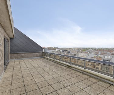 Penthouse te koop in Blankenberge met zeer ruim zonneterras