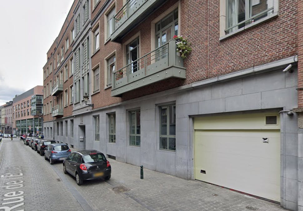 Grand-Place: Parking space ideally located.