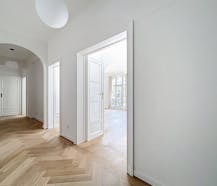 Brussels, a bright and renovated 2-bedroom apartment.