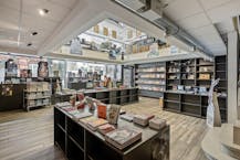 Commercieel gelijkvloers ± 310 m² te Sint-Gillis 