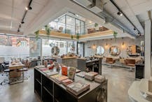 Commercieel gelijkvloers ± 310 m² te Sint-Gillis