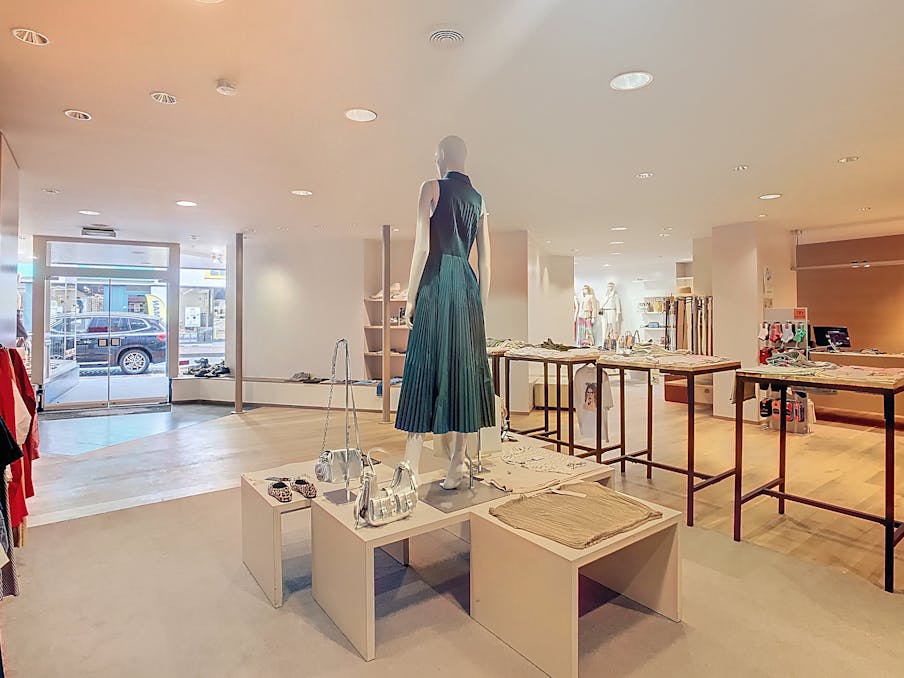 Winkelruimte te koop in de Ieperstraat in Poperinge