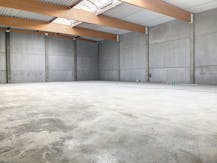 Bedrijfsgebouw te huur in Vichte