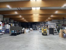 Warehouse with offices centrally located in Roeselare 