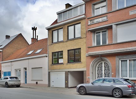 Verder af te werken appartement met 2 slaapkamers in Roeselare.