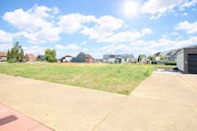 Bouwgrond in goed gelegen verkaveling te Zwijndrecht.