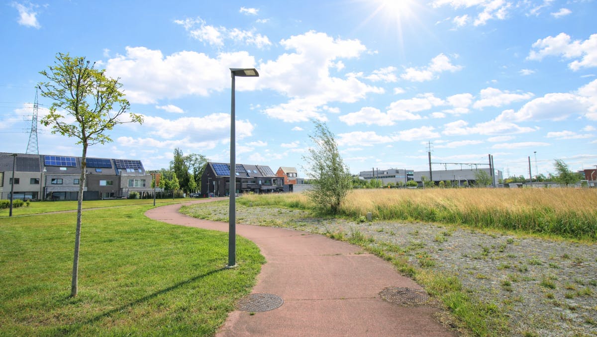 Bouwgrond in goed gelegen verkaveling te Zwijndrecht.