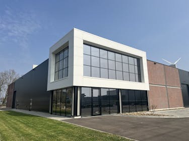 SME UNIT at a prominent location in Hasselt