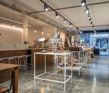 Espace commercial unique dans un manoir rénové à Izegem