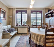 Centrumwoning met handelsruimte te koop in Beveren-Leie