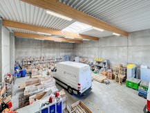 KMO-unit / bedrijfsruime in Stabroek - 363m² & 4 parkings 