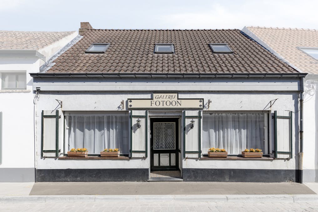 Handelspand met woonst te koop