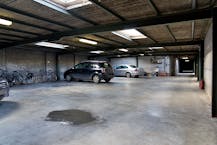 Autostaanplaats te huur in Roeselare.