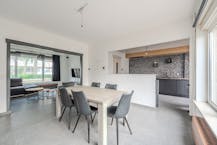 Instapklare rijwoning met 3 slaapkamers en zonnige tuin