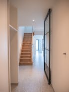 Recente woning met 3 kamers, tuin en carport in Poperigne