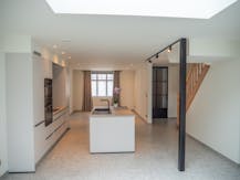 Recente woning met 3 kamers, tuin en carport in Poperigne