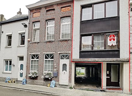 Te renoveren huis te Mechelen met garage