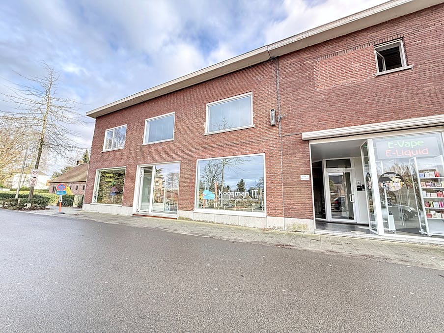 Handelspand te huur in centrum Essen nabij site Delhaize!