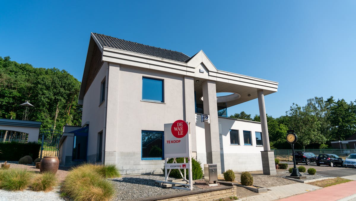 Ruime woning en prachtige tuin te Lummen