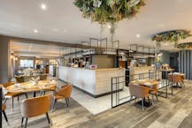 Restaurant/Feestzaal met mogelijkheden:een parel in het hart van het Heuvelland