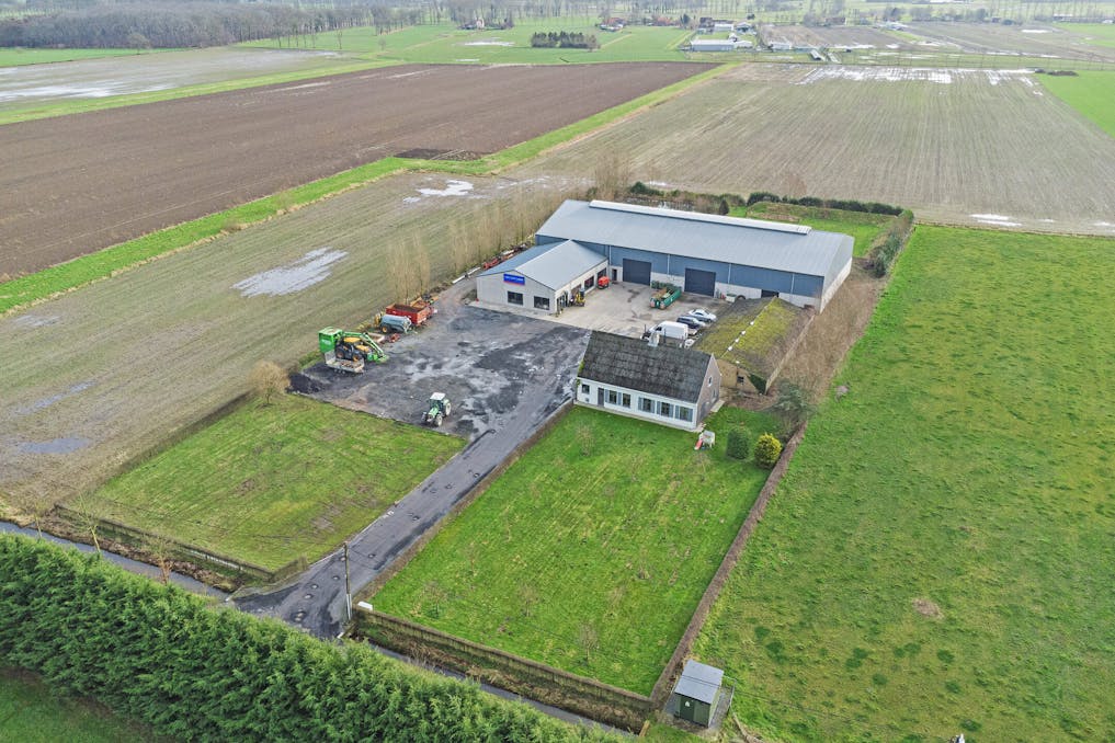 Loods met woonst (zonder functiewijziging) te Moerkerke.