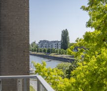 Instapklaar 2-slaapkamerappartement met zicht op de Leie in Harelbeke