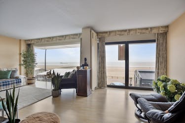 Handelspand met appartement te koop Zeedijk Blankenberge