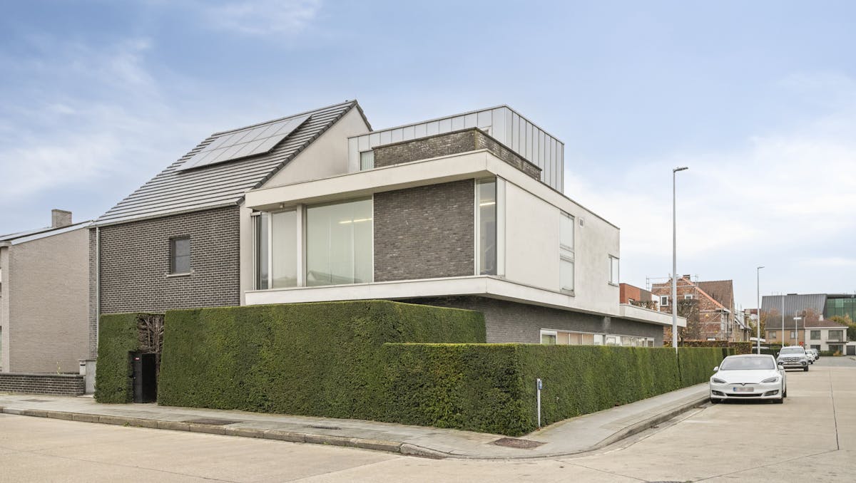 Kantoor met woonst te koop in Sint-Michiels (380 m²)