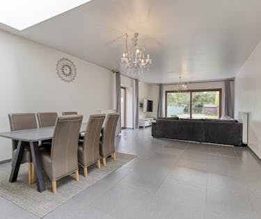 Huis met 3 kamers en garage te koop in centrum Desselgem