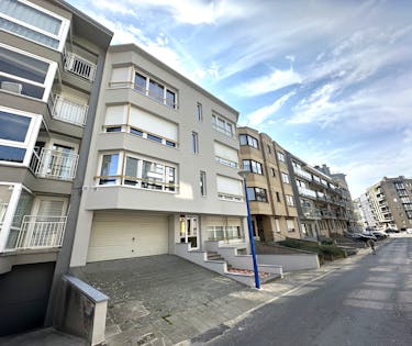 Volledig gerenoveerde studio (43m²) met zonneterras (55m²)