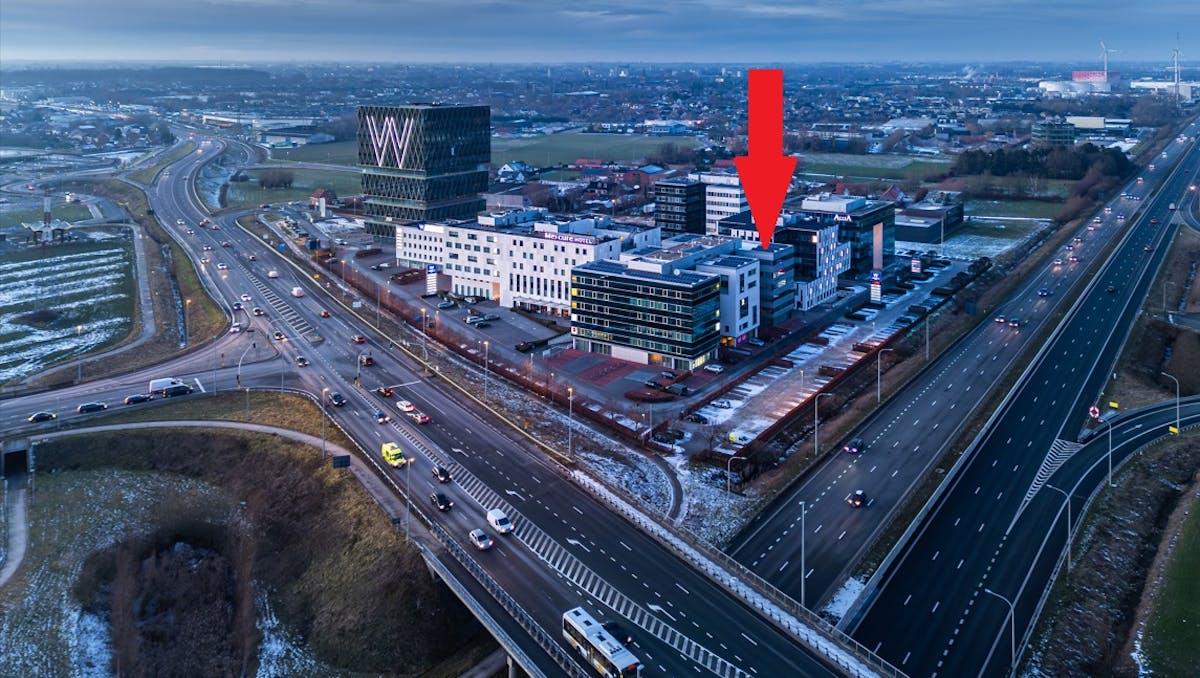 Immeuble de bureaux à vendre d'environ 3 090 m² à Westwing Park