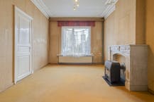 Huis met ruime zongerichte tuin te koop in centrum Knokke