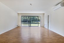 Ruim gelijkvloers appartement (124m²) in het groen