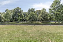 Ruim gelijkvloers appartement (124m²) in het groen