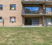Ruim gelijkvloers appartement (124m²) in het groen