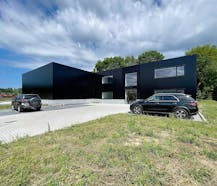Magazijn (ca. 355 m²) met kantoor (ca. 444 m²) te huur Lokeren