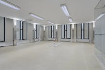 Kantoorgebouw met eigen parking te koop Strombeek-Bever