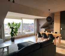 Vastgoedvennootschap met verhuurde magazijnen en opbrengsteigendom te Kortrijk