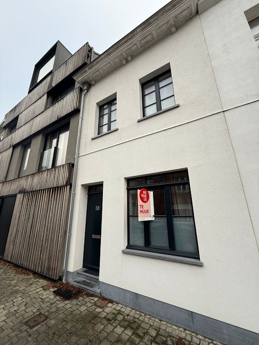 Charmante rijwoning met koer te huur in Oudenaarde.