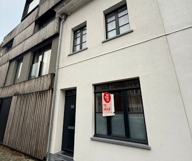 Charmante rijwoning met koer te huur in Oudenaarde.